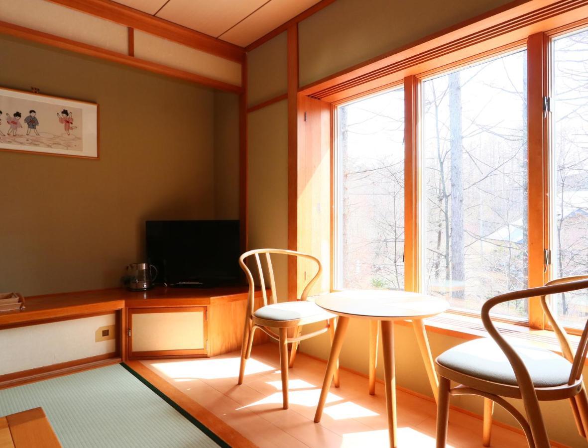 Ryosha Tsukiakari Bed & Breakfast Яманакако Екстериор снимка