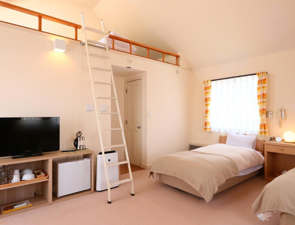Ryosha Tsukiakari Bed & Breakfast Яманакако Екстериор снимка