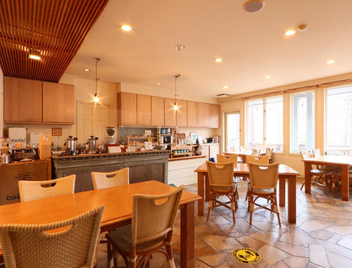 Ryosha Tsukiakari Bed & Breakfast Яманакако Екстериор снимка