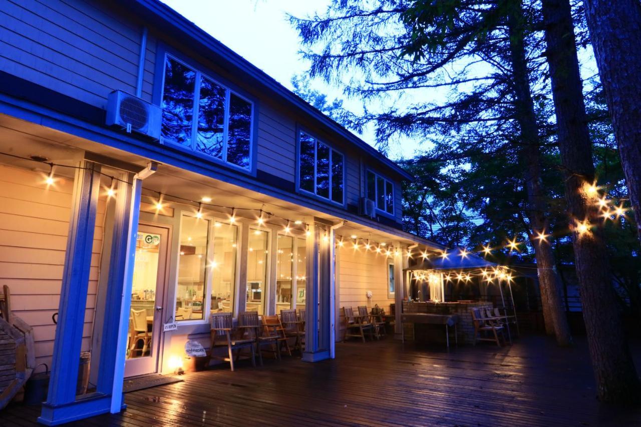 Ryosha Tsukiakari Bed & Breakfast Яманакако Екстериор снимка