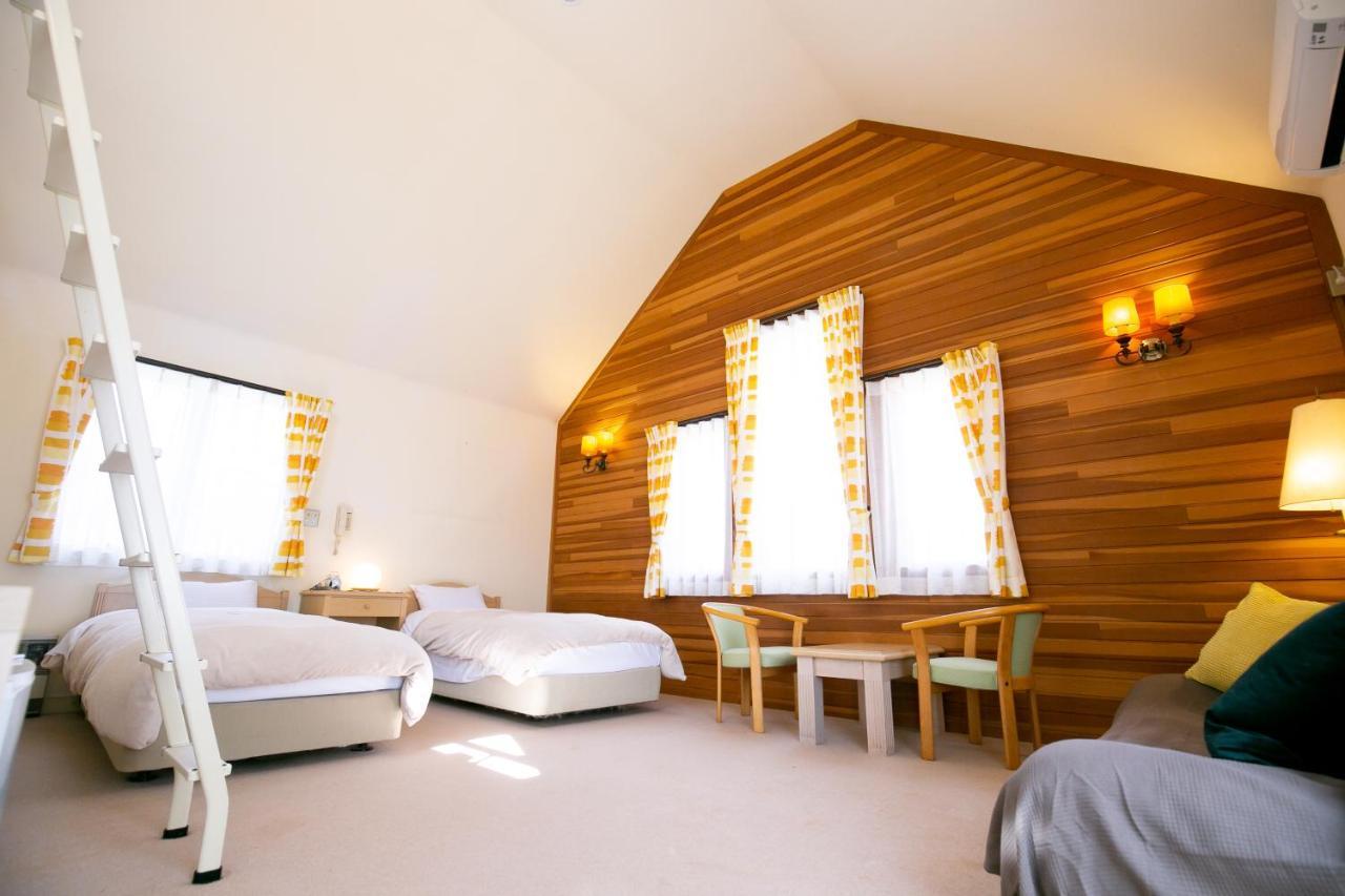 Ryosha Tsukiakari Bed & Breakfast Яманакако Екстериор снимка