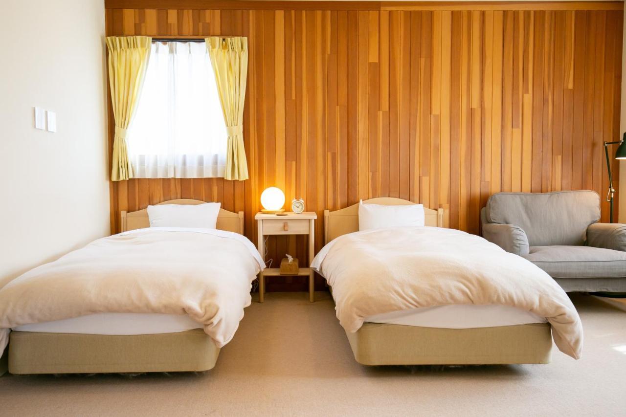 Ryosha Tsukiakari Bed & Breakfast Яманакако Екстериор снимка