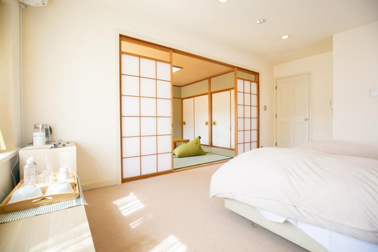 Ryosha Tsukiakari Bed & Breakfast Яманакако Екстериор снимка